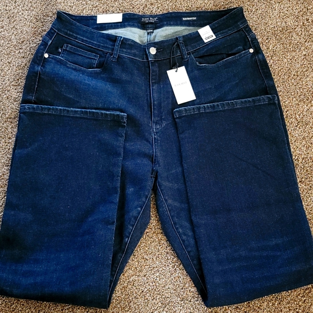 Judy Blue, 22W, DK ST
